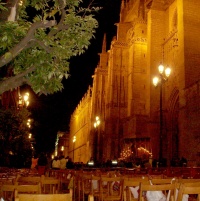 Av Constitución Semana Sta (Sevilla).jpg